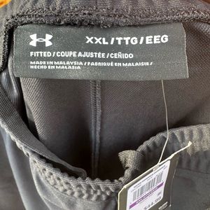 Men’s NWT Under Armour track pants.